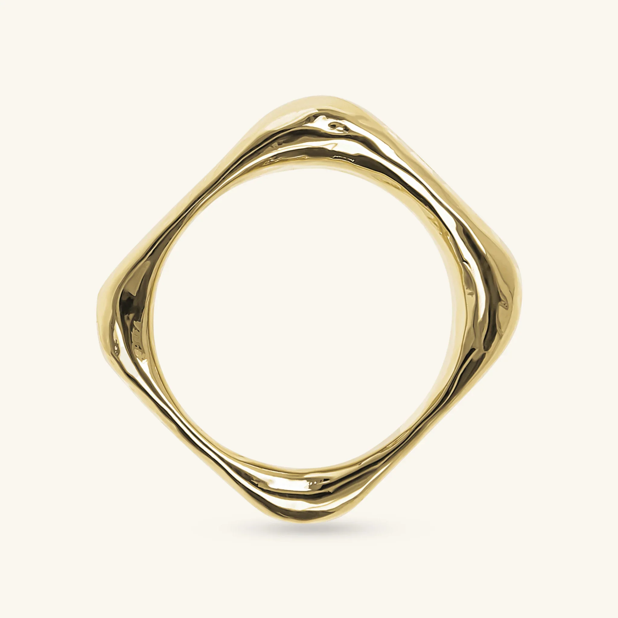 Anello a Fascia Martellato Forma Quadrata - Image 3