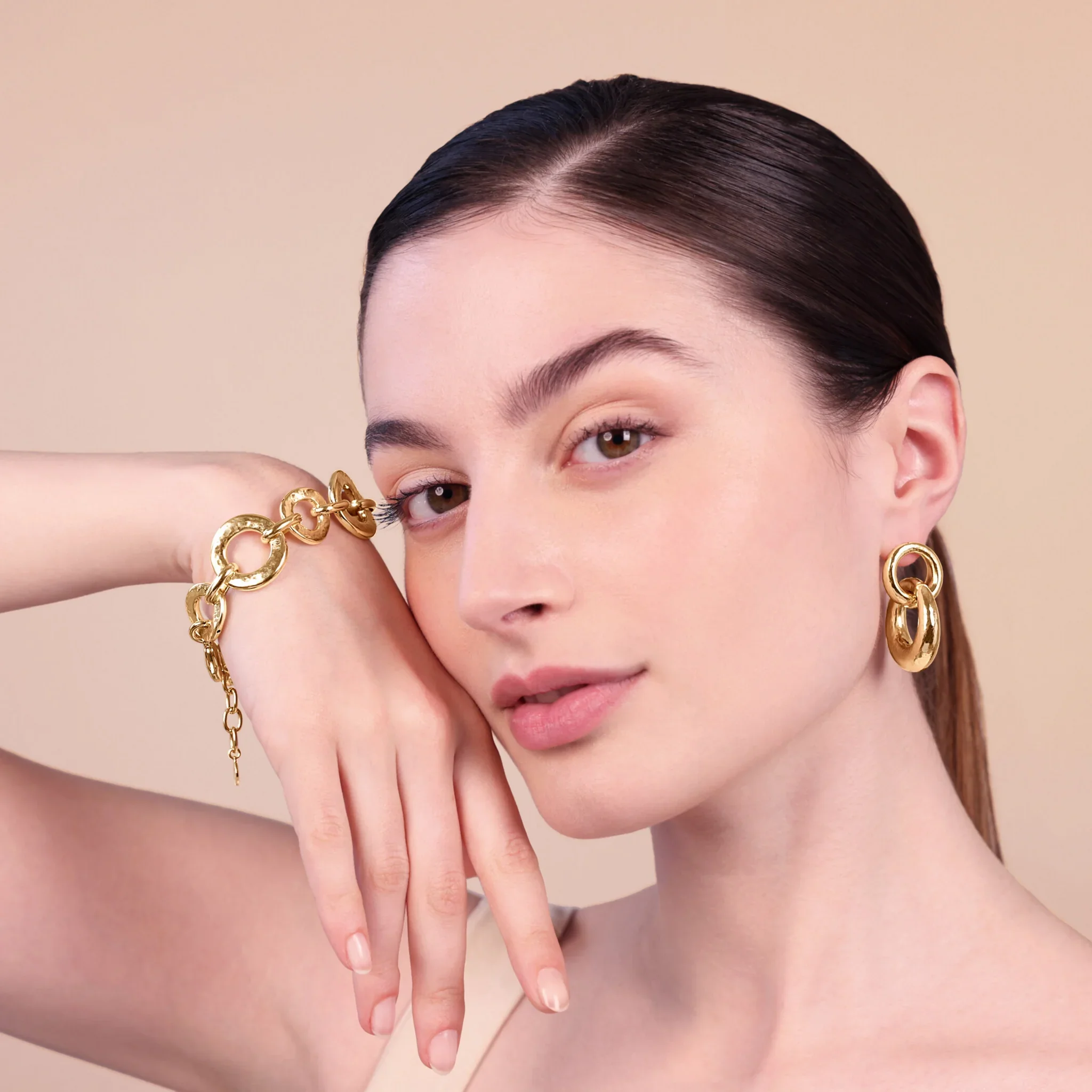 Bracciale Martellato con Maglia ad Anelli Graduati - Image 2