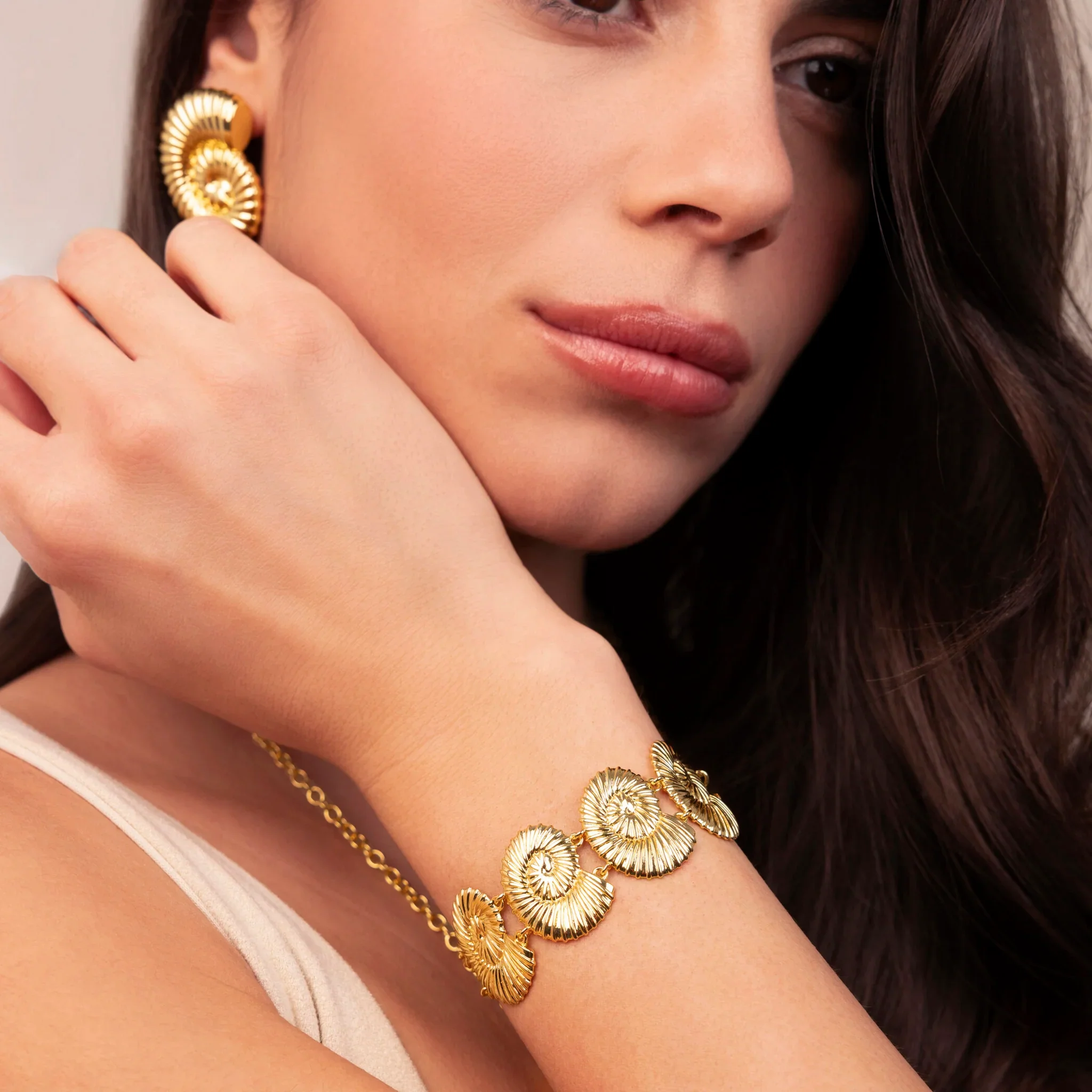 Bracciale Nereide Doppio Filo con Elementi a Conchiglia - Image 2